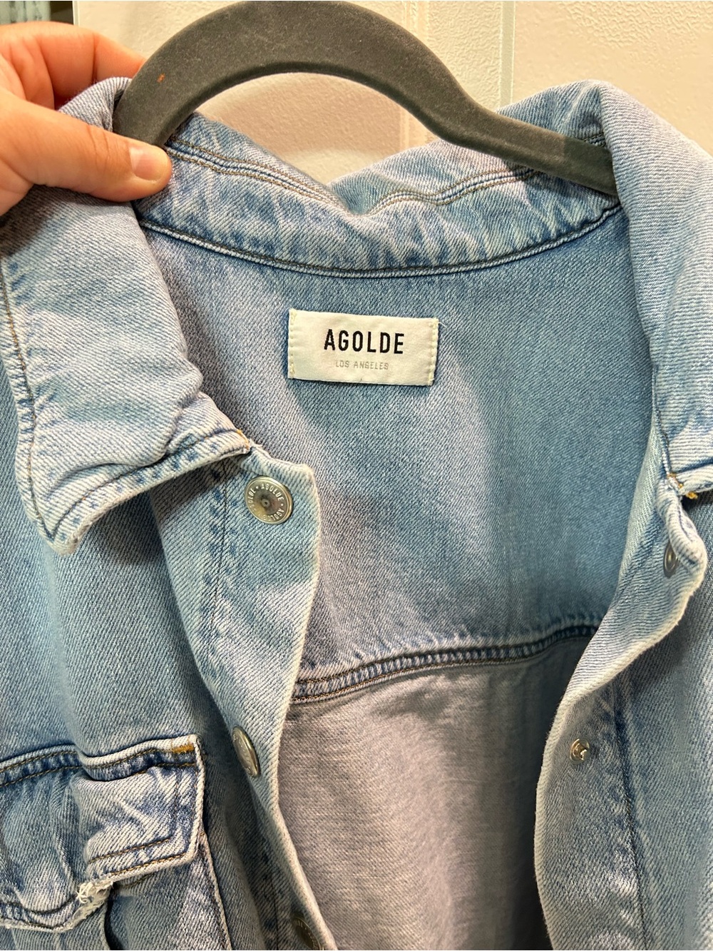 Agolde Light Blue Cropped Denim Jacket with Raw Hem - Picture 3 of 5